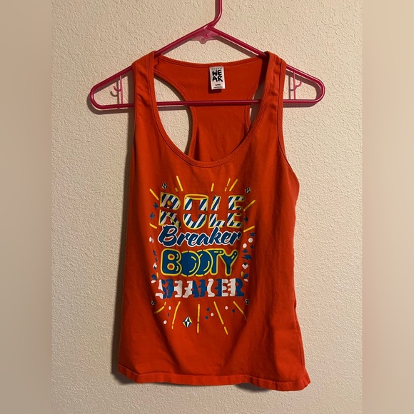 💃🏾 Set of Three Imperfect Zumba Tanks Size Large - Picture 6 of 15